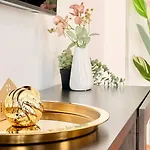 Elegant 2br - Walk To Old Town & Parliament Apartman *