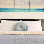 Apartman Elegant 2br - Walk To Old Town & Parliament *