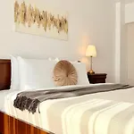 Elegant 2br - Walk To Old Town & Parliament Appartamento Bucarest