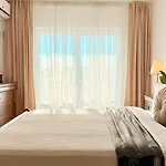 Apartman Elegant 2br - Walk To Old Town & Parliament