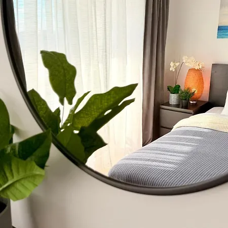 Elegant 2br - Walk To Old Town & Parliament Διαμέρισμα *