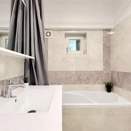 Elegant 2br - Walk To Old Town & Parliament Διαμέρισμα Βουκουρέστι