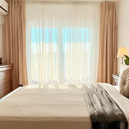 Διαμέρισμα Elegant 2br - Walk To Old Town & Parliament