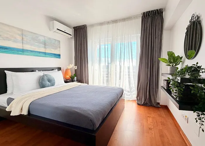 Elegant 2br - Walk To Old Town & Parliament Apartment Bucharest
