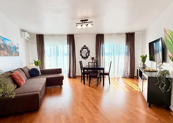 Apartment Elegant 2br - Walk To Old Town & Parliament *