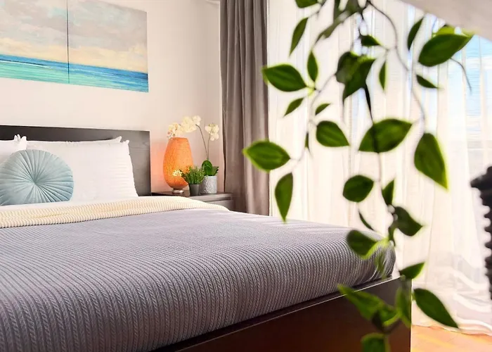 Elegant 2br - Walk To Old Town & Parliament Bucharest