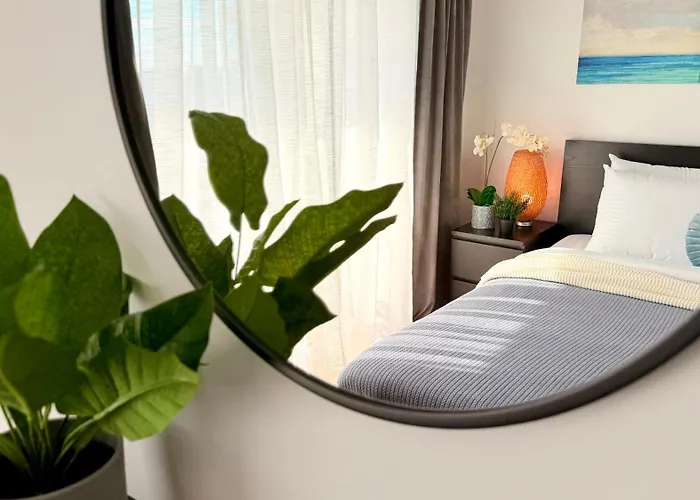 Elegant 2br - Walk To Old Town & Parliament Apartment *