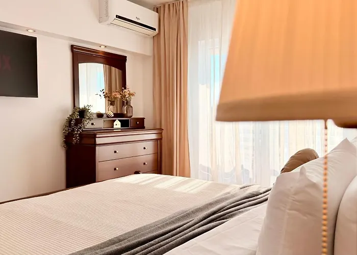 Elegant 2br - Walk To Old Town & Parliament Bucharest
