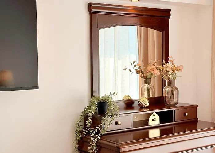 Apartment Elegant 2br - Walk To Old Town & Parliament Bucharest