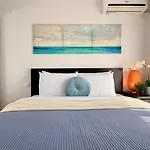 Elegant 2br - Walk To Old Town & Parliament Apartment